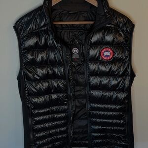 Canada Goose Men’s HyBridge Lite Tech Vest Size L. Like New Pre-Owned Condition.